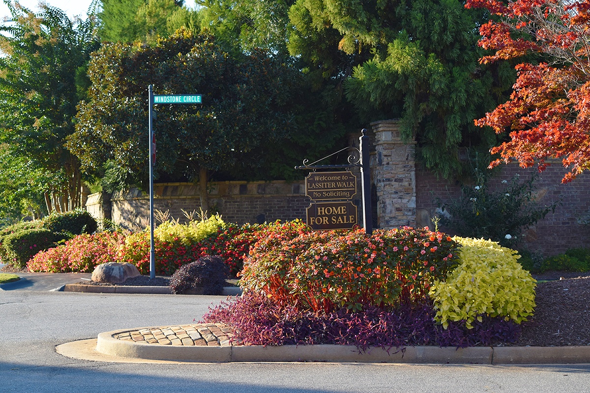 Entry to residential community. Commercial Landscaping