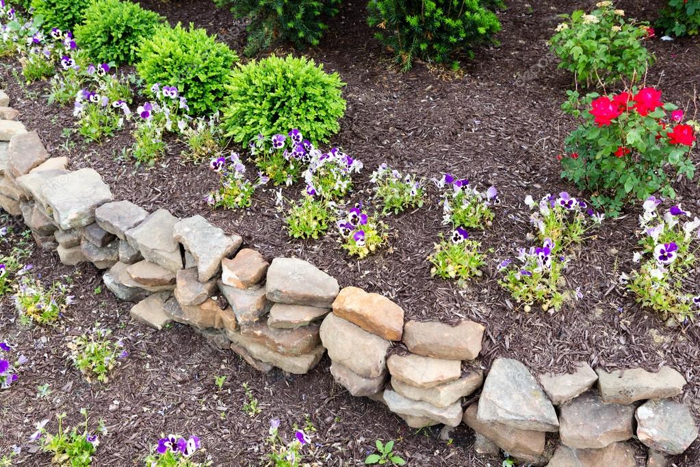 flower bed retaining wall